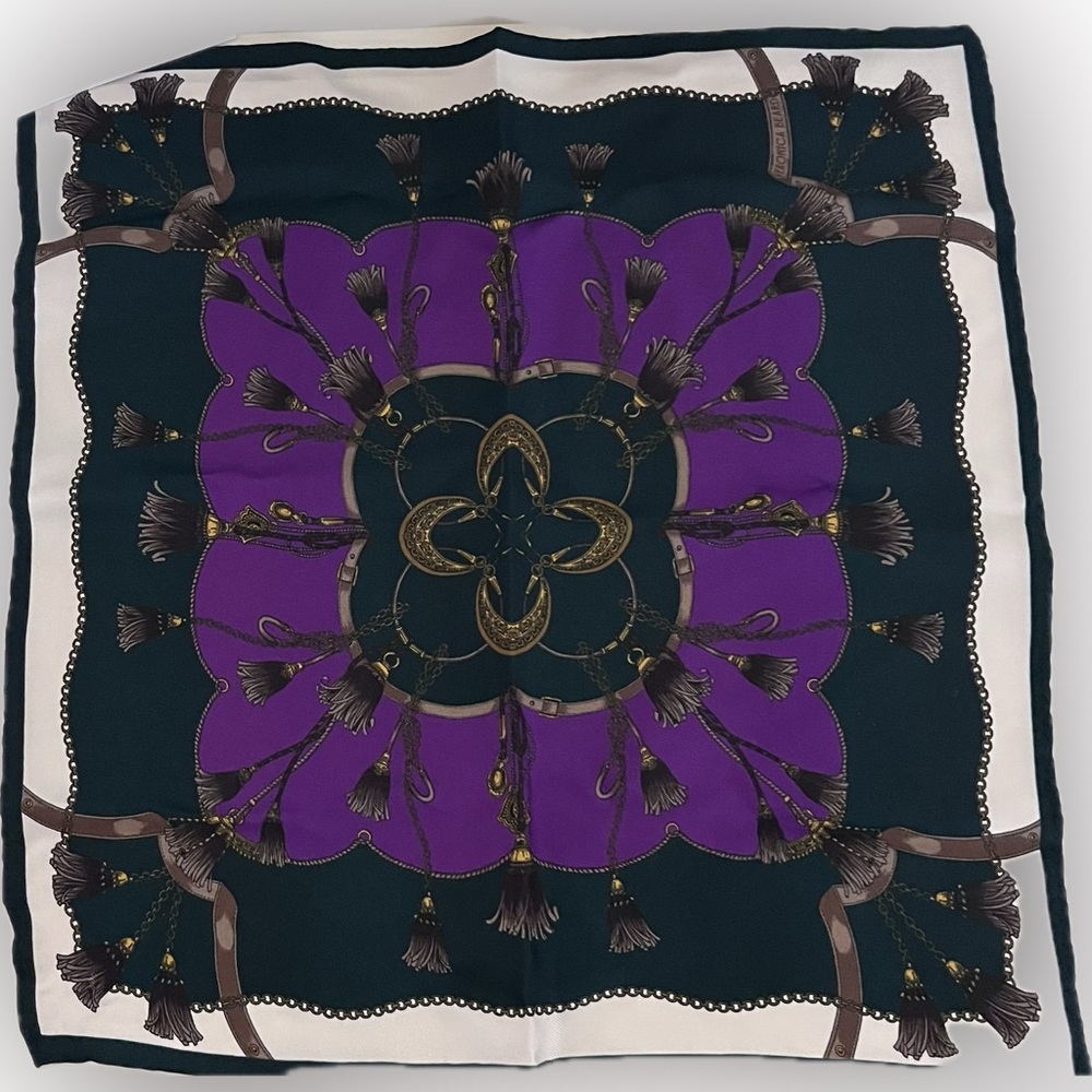New Veronica Beard Scarf